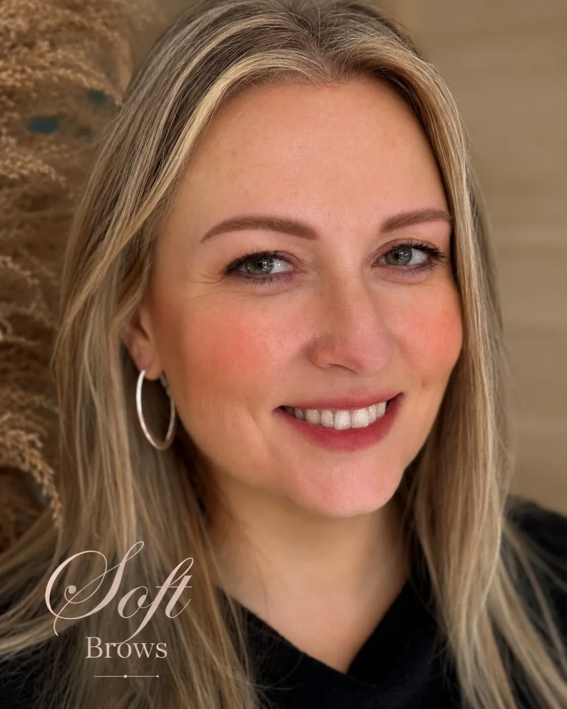 Sourcils Soft Brows, sourire naturel
